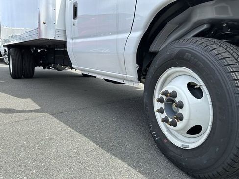 New 2024 Ford E-450 and Econoline 450 Super Duty w/ Power Windows & Locks Group image 11