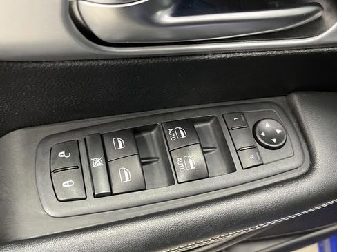 Used 2020 Chrysler Pacifica Touring-L w/ S Appearance Package image 29