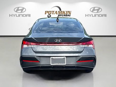 Used 2024 Hyundai Elantra SEL FWD image 6