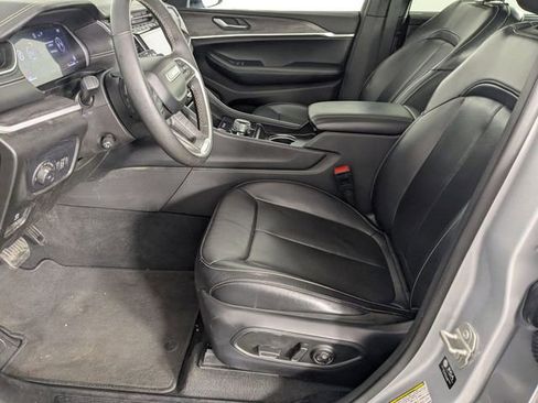 Certified 2024 Jeep Grand Cherokee L Limited w/ Luxury Tech Group II image 13