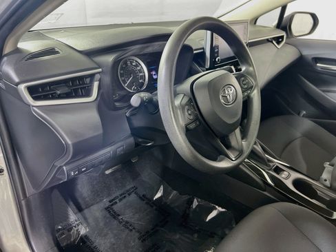 Used 2020 Toyota Corolla LE w/ LE Convenience Package FWD image 9