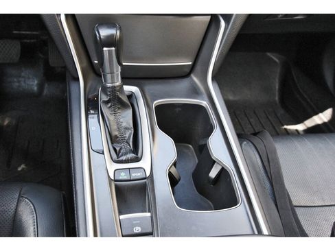 Used 2018 Honda Accord Touring image 27