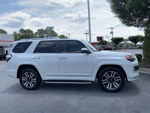 Used 2017 Toyota 4Runner Limited AWD/4WD image 9