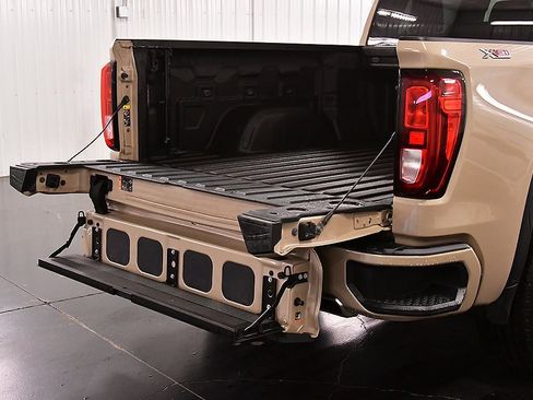 Used 2022 GMC Sierra 1500 Elevation image 15