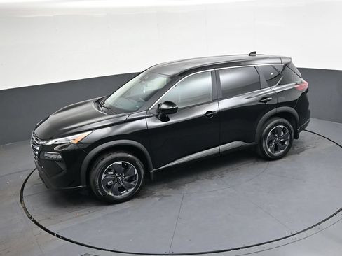 Certified 2026 Nissan Rogue SV FWD image 35