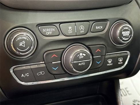 Used 2018 Jeep Cherokee Trailhawk w/ Quick Order Package 27L image 18