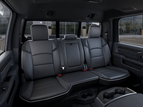New 2026 RAM 2500 Laramie AWD/4WD image 15