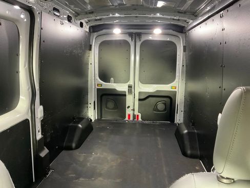 Used 2019 Ford Transit 250 148'' WB MEDIUM ROOF Base ***B image 15