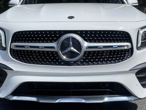 Used 2021 Mercedes-Benz GLB 250 4MATIC w/ AMG Line image 4