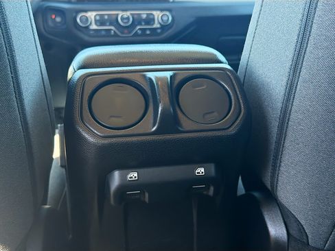Used 2024 Jeep Wrangler Unlimited w/ Convenience Group AWD/4WD image 26