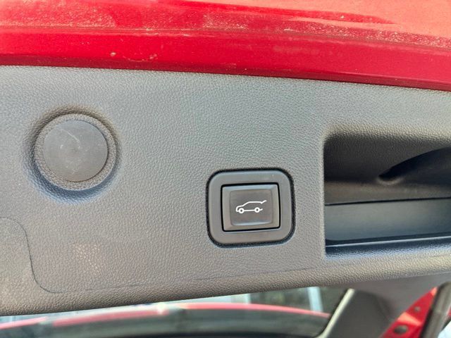 Used 2023 Chevrolet Equinox LT FWD image 8