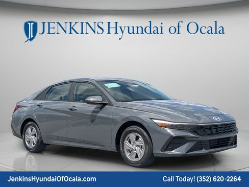 New 2026 Hyundai Elantra SE FWD image 1
