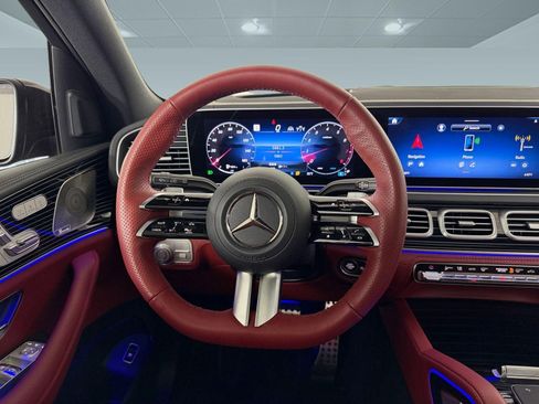 Used 2025 Mercedes-Benz GLS 580 4MATIC image 15