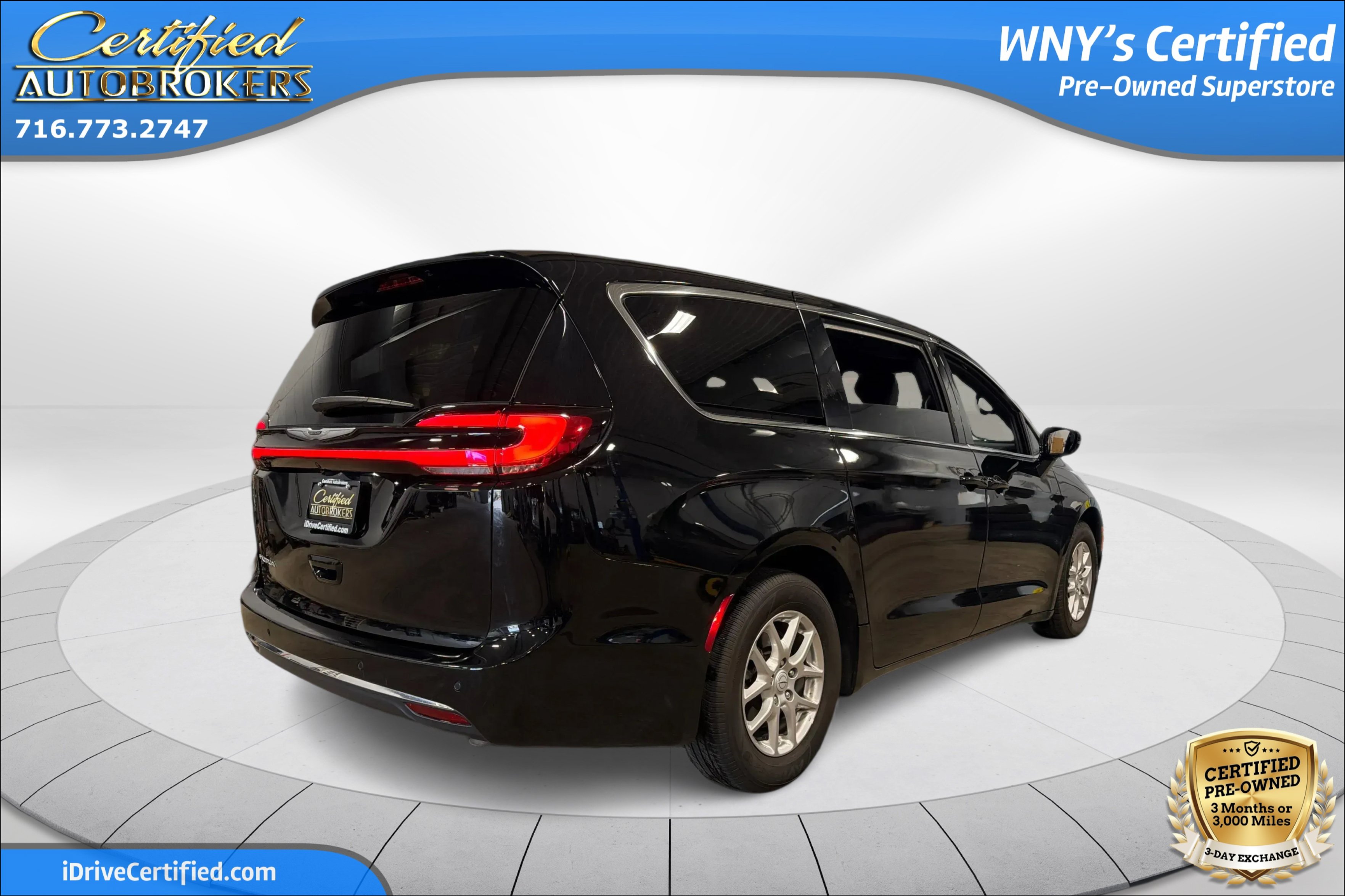Used 2026 Chrysler Pacifica Select FWD image 6