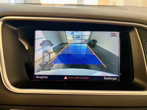 Used 2017 Audi Q5 2.0T Premium Plus w/ Technology Package image 28