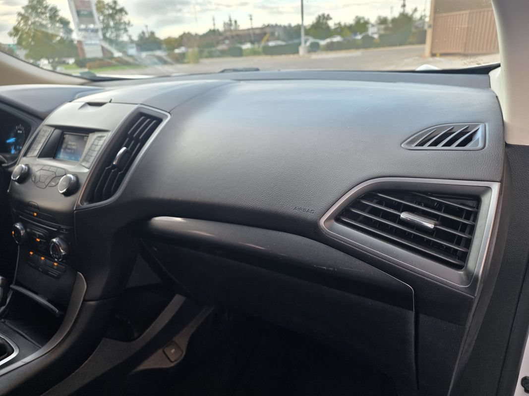 Used 2015 Ford Edge SE AWD/4WD image 16