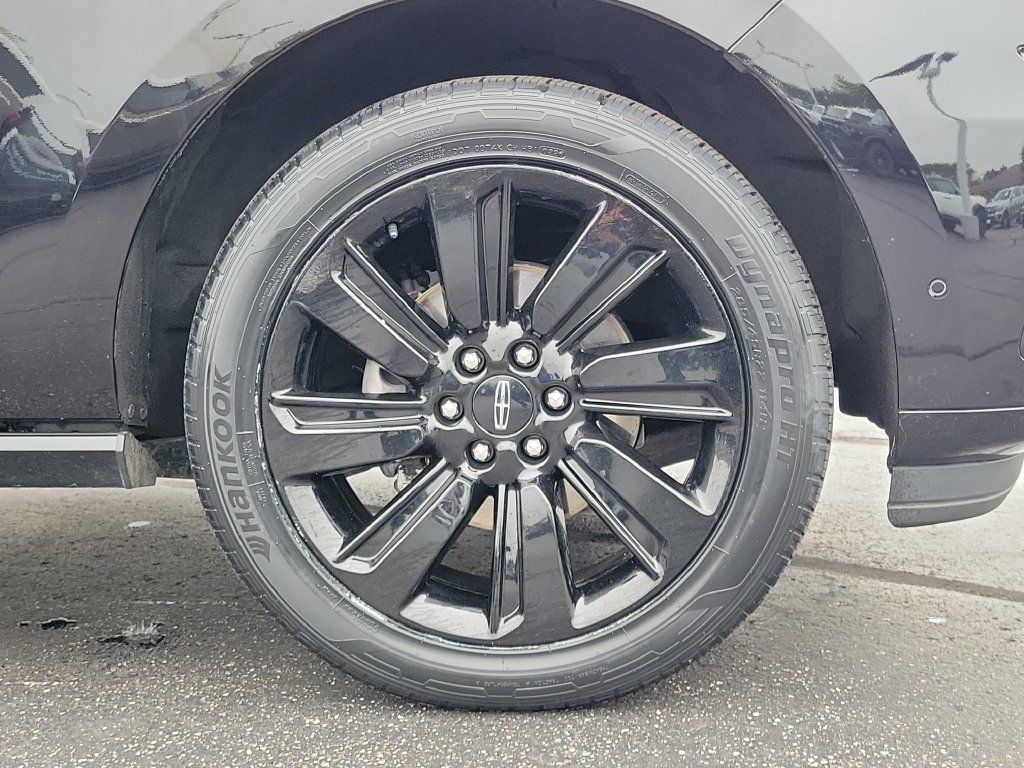 Certified 2023 Lincoln Navigator Reserve AWD/4WD image 9