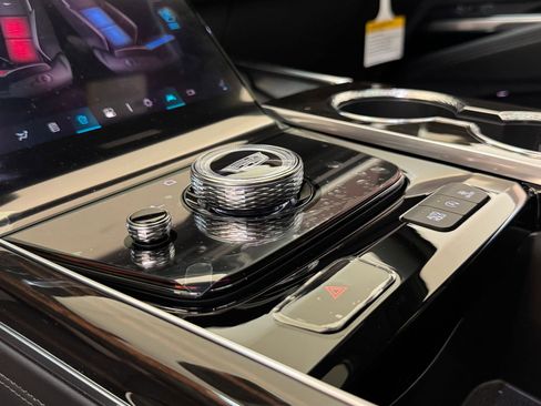 New 2026 Cadillac Escalade Luxury w/ Touring Package image 19