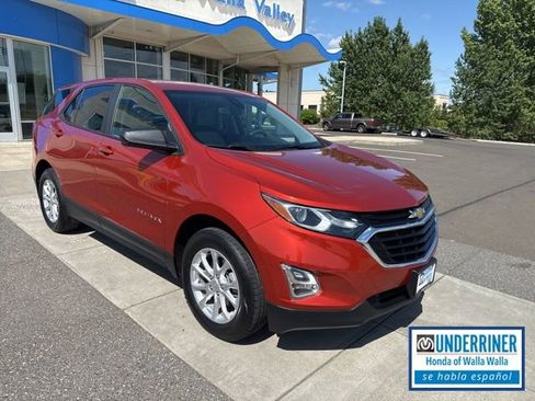 Used 2020 Chevrolet Equinox LS w/ LS Convenience Package AWD/4WD image 1
