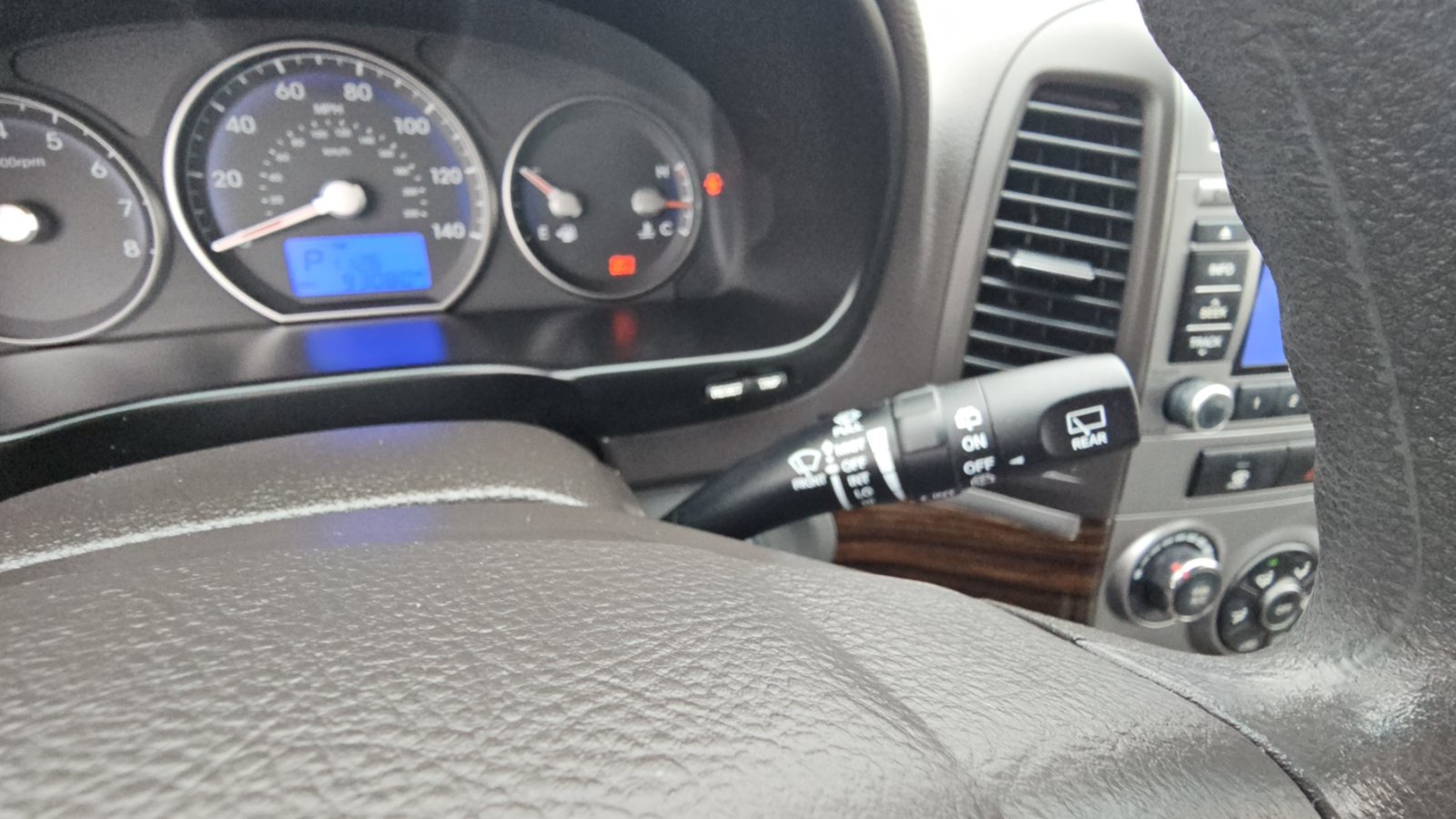 Used 2010 Hyundai Santa Fe GLS FWD image 13