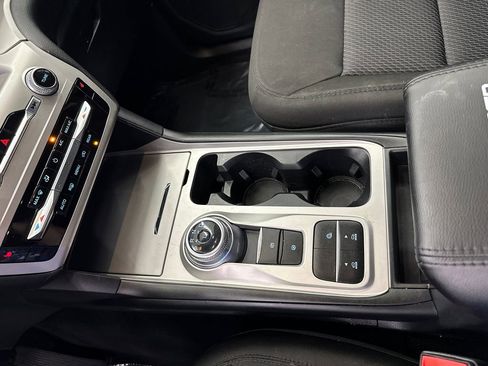 Used 2022 Ford Explorer XLT RWD image 32