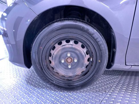 Used 2014 Toyota Yaris L FWD image 10