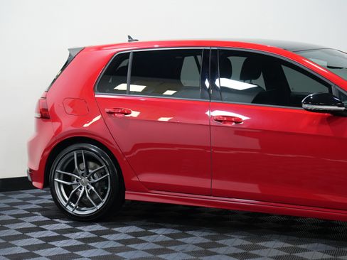Used 2017 Volkswagen Golf 4-Door AWD/4WD image 13