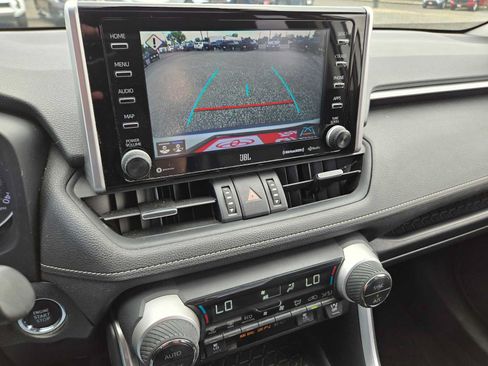 Used 2020 Toyota RAV4 XLE Premium AWD/4WD image 31