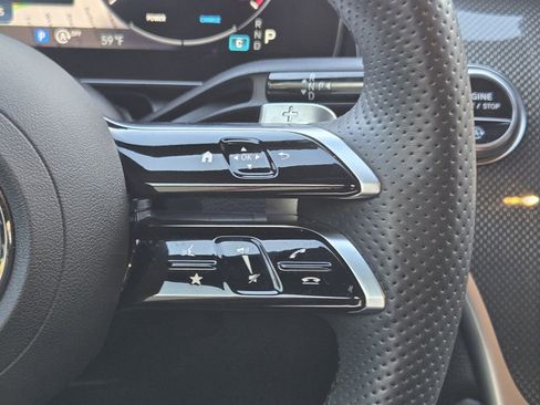 Used 2024 Mercedes-Benz GLC 300 4MATIC image 35