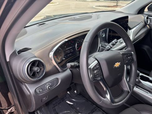 Used 2025 Chevrolet Blazer LT FWD image 35