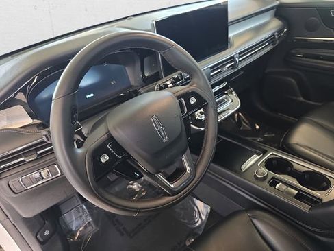 Used 2023 Lincoln Corsair AWD image 16