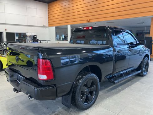 Used 2017 RAM 1500 Express w/ Black Ram 1500 Express Group image 5