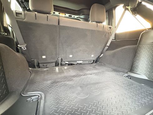 Used 2018 Jeep Wrangler Unlimited Sport S image 10