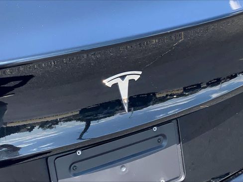 Used 2020 Tesla Model 3 Standard Range RWD image 9