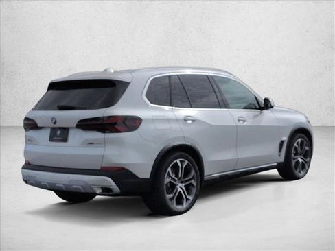 New 2026 BMW X5 xDrive50e AWD/4WD image 2