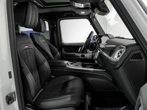 Used 2025 Mercedes-Benz G 63 AMG 4MATIC image 32