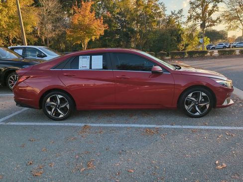 Used 2023 Hyundai Elantra Limited image 4