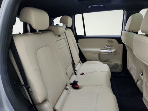Used 2024 Mercedes-Benz EQB 250+ image 32