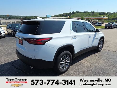 Used 2023 Chevrolet Traverse LT FWD image 8