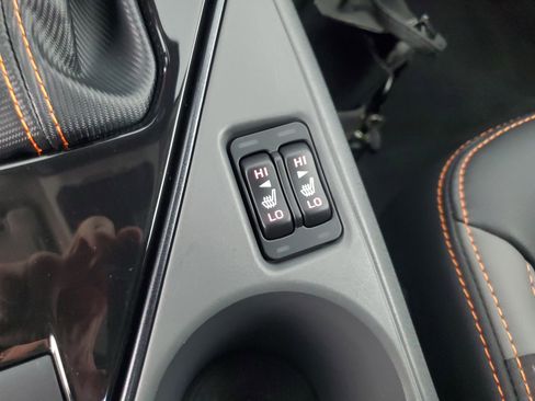 Used 2025 Subaru Crosstrek 2.5i Limited w/ Crosstrek Mirror Package image 17