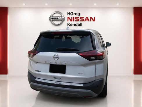 Used 2021 Nissan Rogue SV FWD image 6