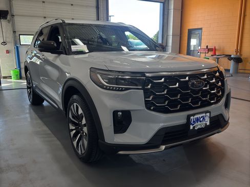 Used 2025 Ford Explorer Platinum w/ LUX Leather Package AWD/4WD image 7