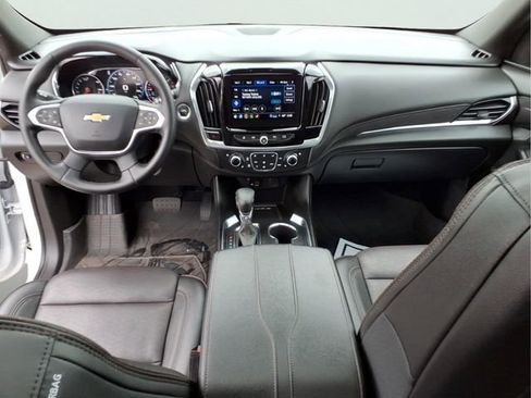 Used 2024 Chevrolet Traverse High Country AWD/4WD image 12