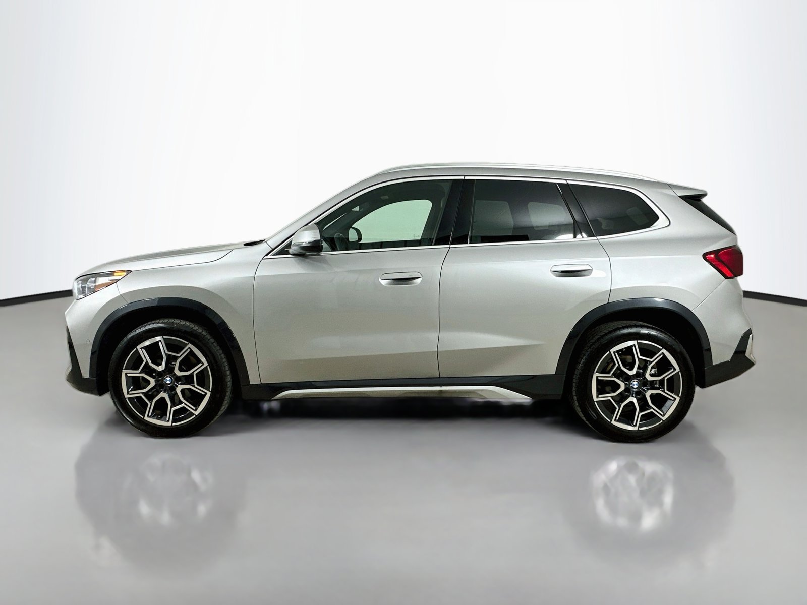 Used 2026 BMW X1 xDrive28i w/ Convenience Package AWD/4WD image 8