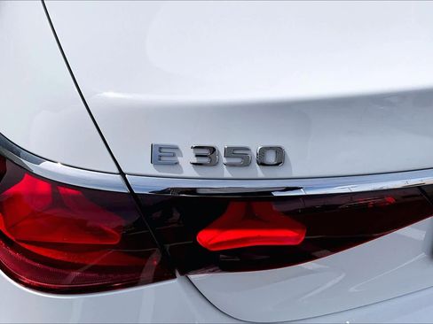 Used 2025 Mercedes-Benz E 350 4MATIC Sedan image 30
