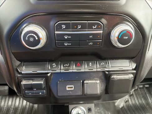 Used 2020 GMC Sierra 1500 4x4 Crew Cab w/ Sierra Value Package image 14
