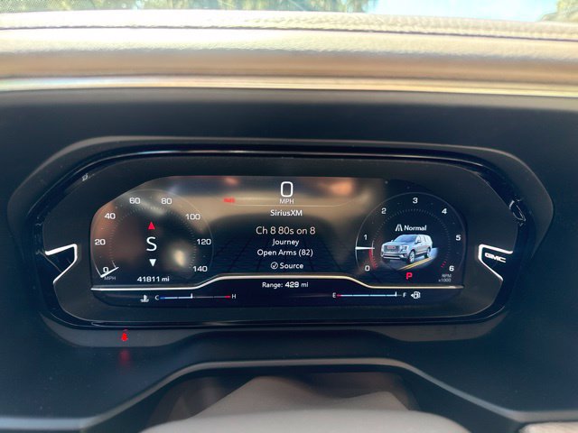 Used 2022 GMC Yukon XL Denali RWD image 16