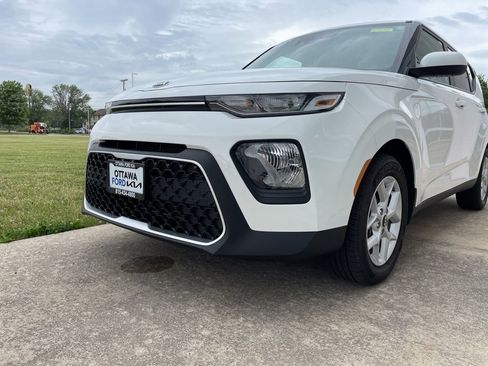 Used 2020 Kia Soul S FWD image 14