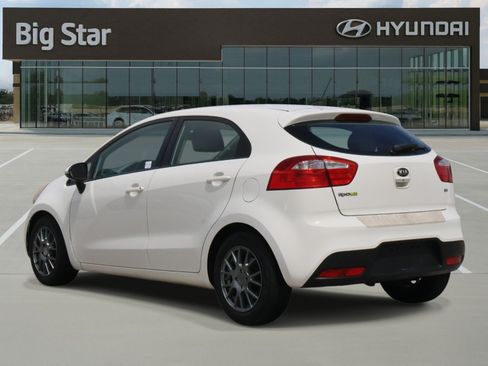 Used 2015 Kia Rio EX w/ Convenience Package FWD image 3