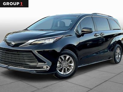 Used 2023 Toyota Sienna XLE